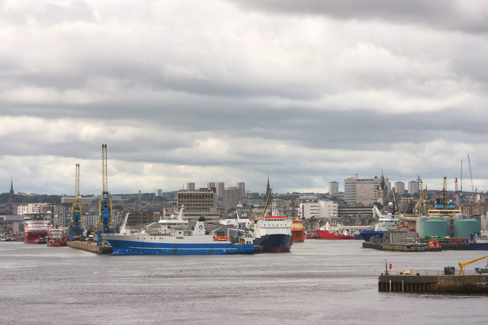 66929714 aberdeen harbour