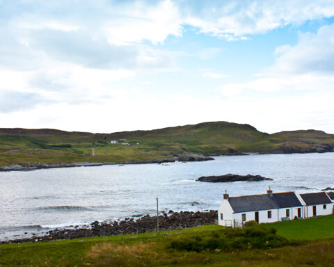 1751041 traditional scottish house